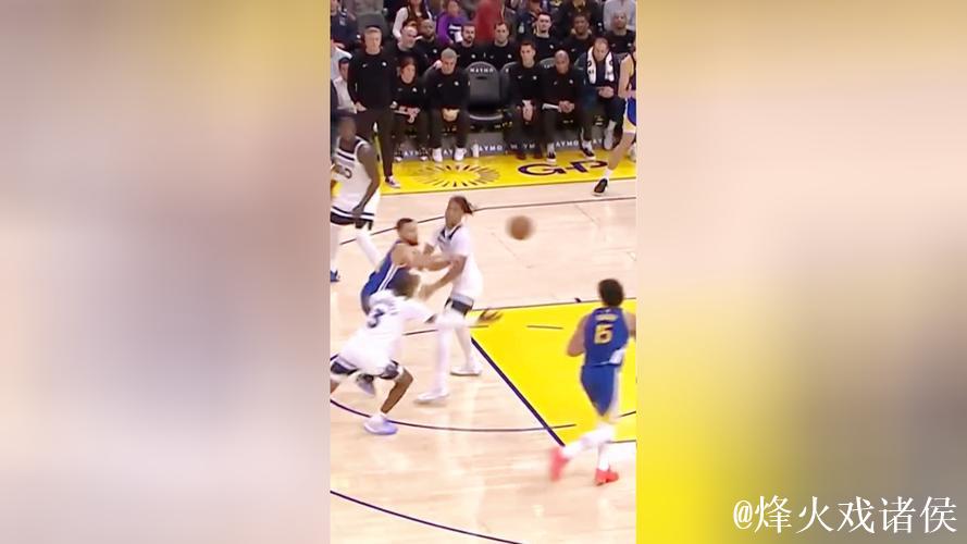 波斯特谈末节底角三分:当时就该果断出手,自己会吸取教训 波斯特谈末节底角三分:当时就该果断出手,自己会吸取教训